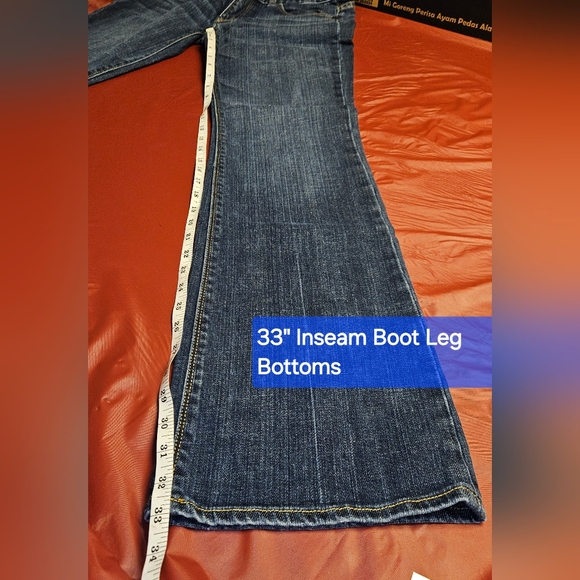 Express Jeans "Mia" Boot Leg Low Rise  sz6 w/33" Inseam  E.U.C. - Picture 4 of 11